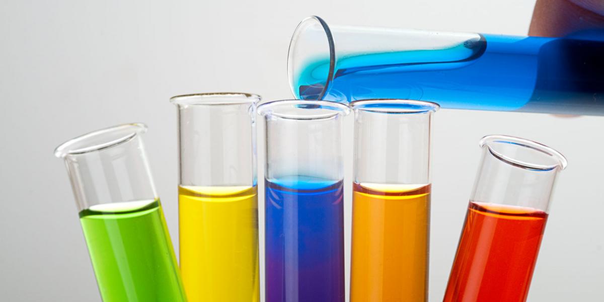 beakers_with_primary_color_liquids