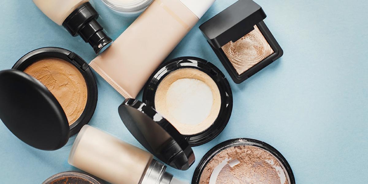 cosmetics-foundation-powders-compacts
