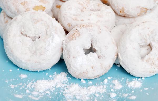 powdered-donuts