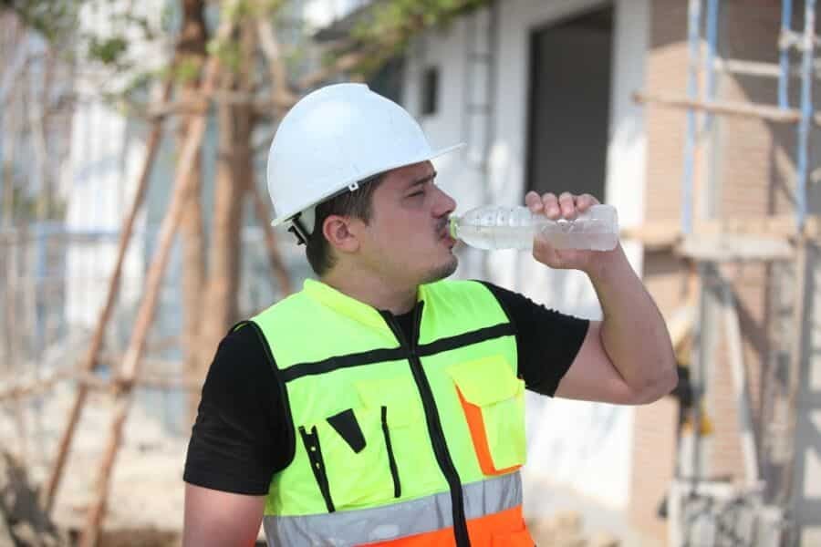 Construction-Worker-Drinking-Water